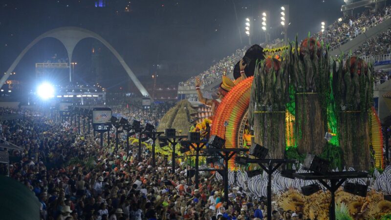 Senado reconhece escolas de samba como manifestação cultural