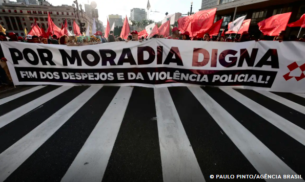 Ato protesta contra remoções e pelo direito à moradia em São Paulo