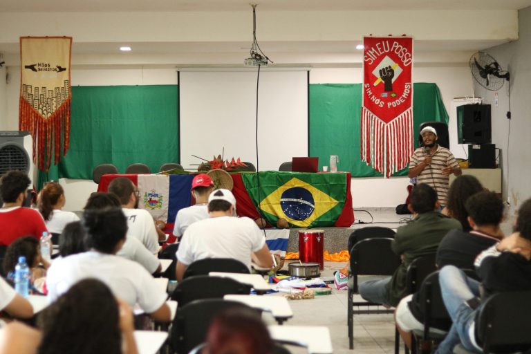 Jornada de Alfabetização de Jovens e Adulto em Maceió (AL) pretende alfabetizar mais de mil pessoas